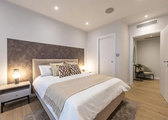 Luxury 2 Bedroom In *